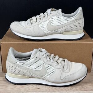 Nike Internationalist Shoes Mens Size 10 White Suede Running Sneakers 827888-055